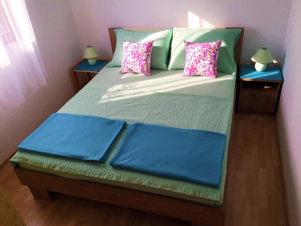 Apartments Pavic Betina  Exterior photo